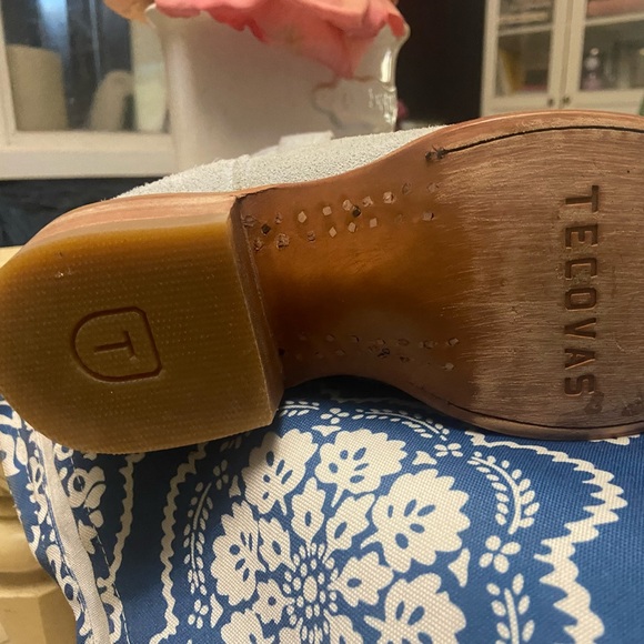 Brand new, never worn Tecova boots. Powder blue suede for a fashionista. - Picture 4 of 13